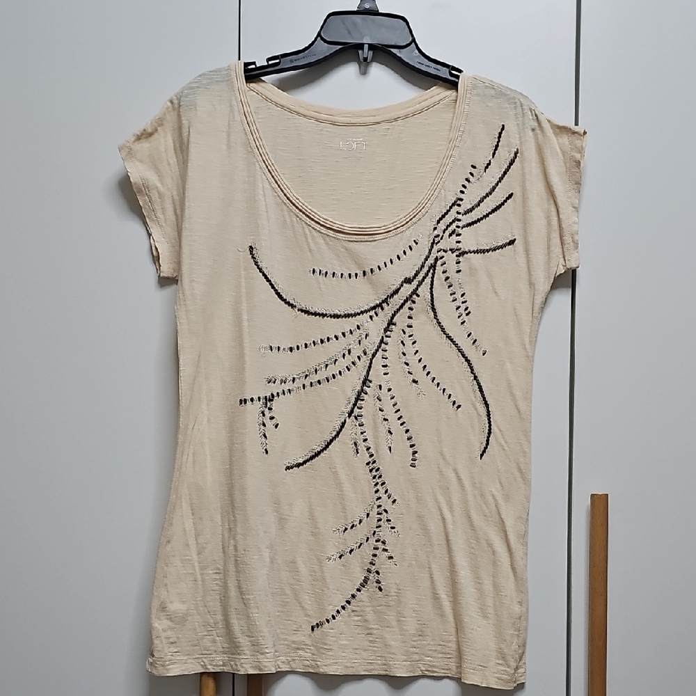 LOFT Beige Short Sleeve Top with Black Design